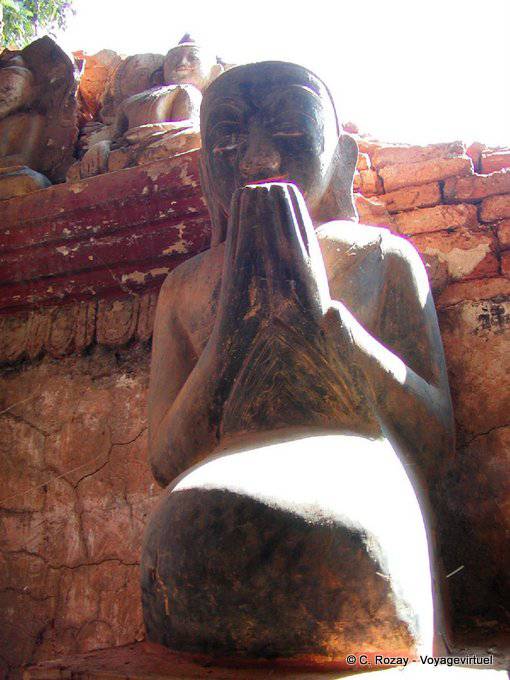 Mudra des Heils und der Verehrung, Saga Ort südlich des Lake Inle - Myanmar (Birma)