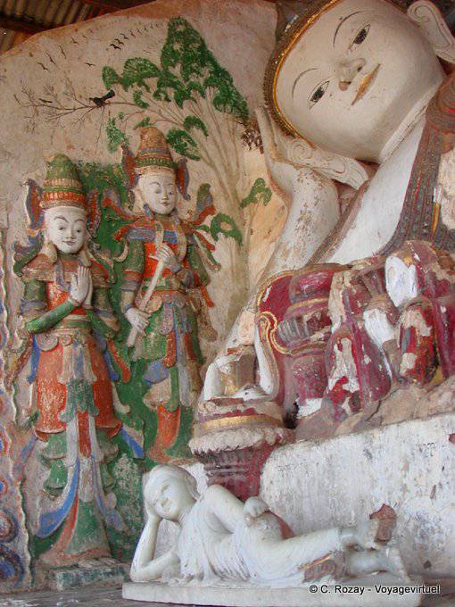 Skulpturen bemalt Kopf liegenden Buddha, Pekhon Township, Sagar - Myanmar (Birma)