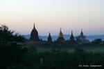 Abendnebel in Bagan, Birma.