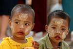 Sieht der birmanischen Kinder, Bagan, Birma.