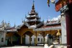 Pagoda Eintrag Yadana Manaug, Nyaung Shwe, Inle-See, Birma.