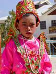 Der Junge im festlichen Kleid, der Tag wird er ein Mönch, Daw U Pagode Phaung Kyaung, Inle-See werden, Birma.