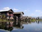 Vorbei an der See Häuser, Inle-See, Birma.