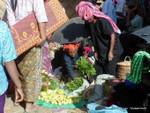 Etal Grün auf dem Markt Khaung Daing, Inle-See, Birma.