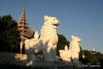 Die Hüter des Mahamuni Pagode, Mandalay, Birma.