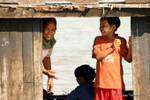 Lächelt im Vorbei Boot auf dem Irrawaddy, Mandalay, Birma.