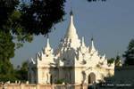 Weiße Pagode bei der Identifizierung, Mandalay, Birma.