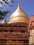 Mahamuni Pagode, mit Blick auf den goldenen Stupa, Mandalay, Birma.