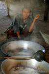 Artisanal Destillation Byat Sa Ta Pan Road, Mount Popa, Birma.
