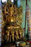 Gekrönt Buddha auf Elefanten, Taung Kalat, Mount Popa, Birma.