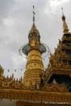 Top des Stupa Botataung Pagode, Yangon, Birma.