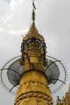 Close-up auf der Spitze des Stupa Botataung Pagode, Yangon, Birma.