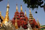 Überlastete Außendekoration, Shwedagon-Pagode, Rangun, Birma.