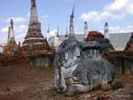 Elefanten-Statue in gebrochenem Stupas (Sankar) Sagar, Birma.