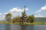 Holz-Pagode in Belu Chaung, Sagar taucht, Birma.
