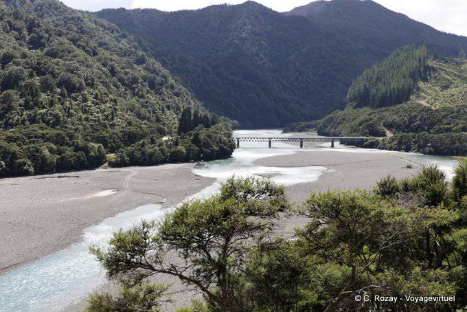 Motu River, East Cape - Neuseeland