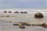 Auf der Koekohe Beach, Moeraki Boulders Scenic Reserve, Otago, Neuseeland.