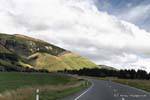Zwischen Licht und Schatten, Queenstown Road to Invercargill, Southland, Neuseeland.