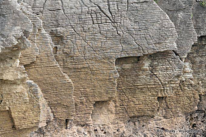 Schichten von Pancake Rocks, Punakaiki, Westküste - Neuseeland