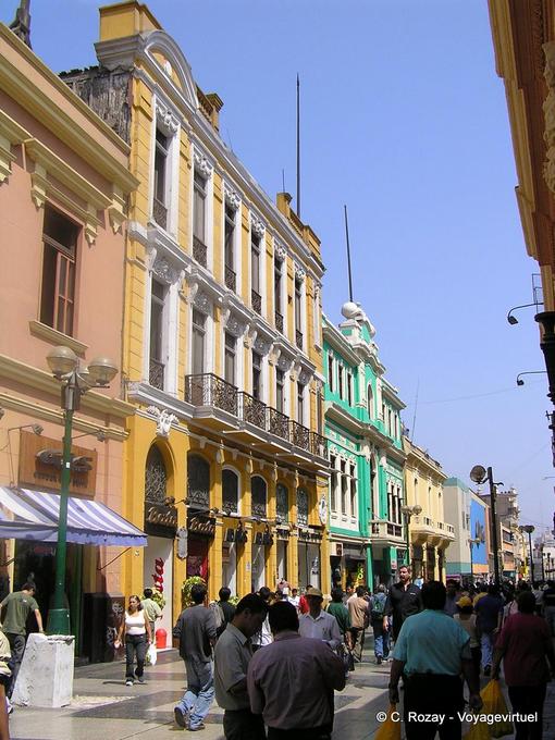 Belebte Straße in Lima Jiron de la Union -Peru