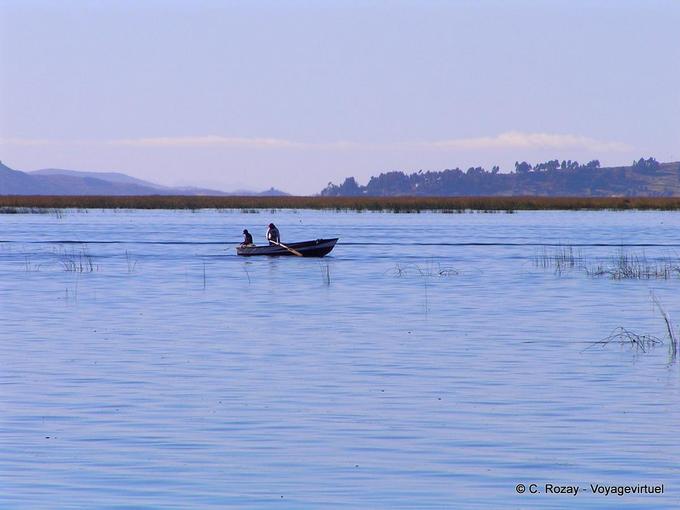Boot auf dem Titicacasee -Peru