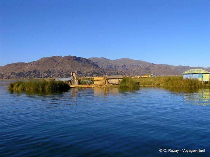 Landschaft des Titicaca-Sees von Aymaras besiedelt -Peru