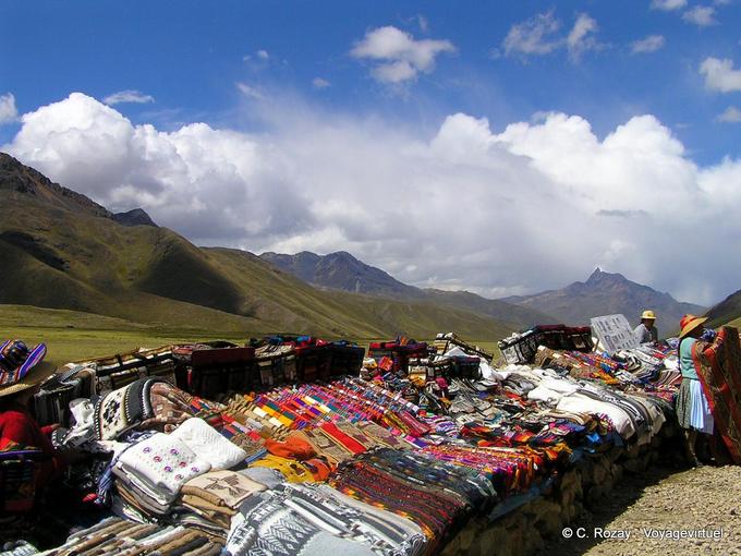 Stall der Puno-Cuzco Grenze, Raya, El Condor Andino -Peru