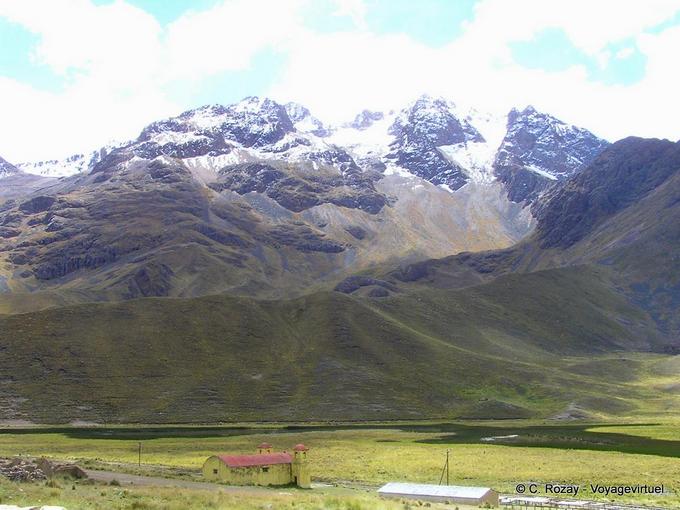Andean Demut Kirche am Fuße der Anden, Abra La Raya -Peru
