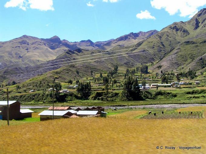 Landschaft und peruanischen Anden-Dorf zu Marangani -Peru