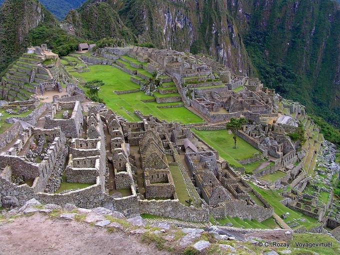 Machu Picchu, Panoramablick auf das Wohngebiet -Peru