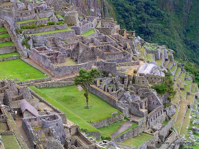Der Sonnentempel und das Mausoleum, Machu Picchu -Peru