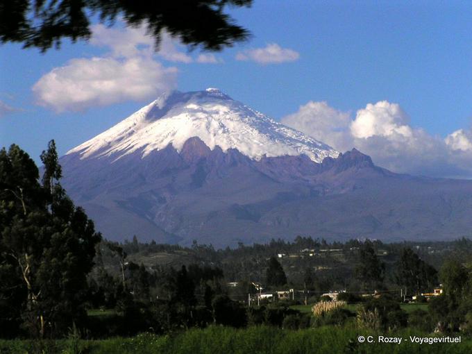 Vulkan Cotopaxi, die 5897 Meter steigt -Ecuador