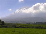 Vulkan Chimborazo in den Wolken, Ecuador.