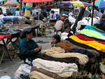 Wollweber von Farben Otavaleños, Otavalo, Ecuador.