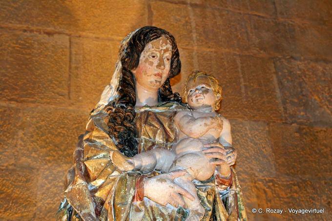 Die Jungfrau und Kind Skulptur, Alcobaça - Portugal