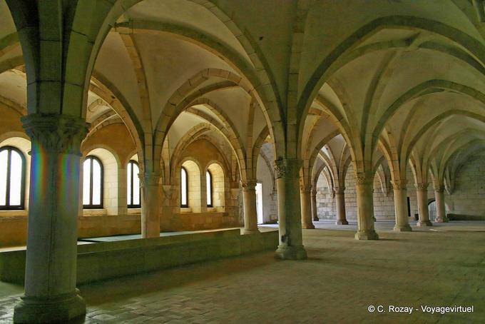 Architektur der Halle der Mönche, das Kloster von Alcobaça - Portugal