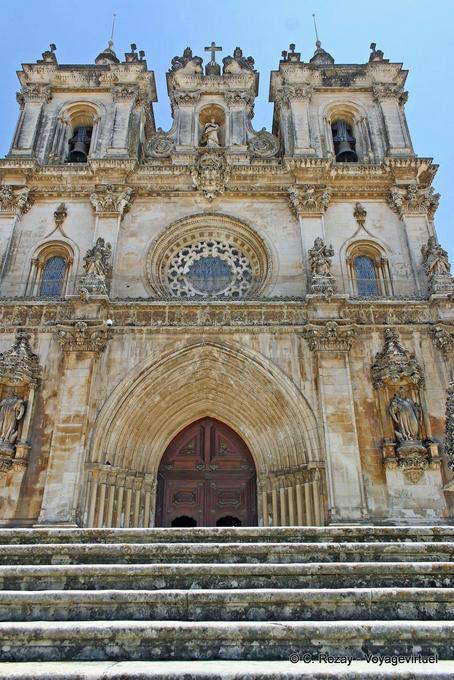 Barockfassade des Klosters von Santa Maria de Alcobaça - Portugal
