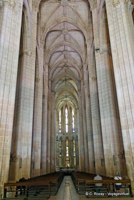 Die überwiegende Schiff der Kirche Santa Maria da Vitoria, Batalha - Portugal