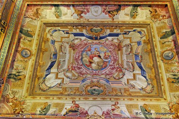 Close-up auf eine bemalte Decke, Joanine Bibliothek, Universität von Coimbra - Portugal