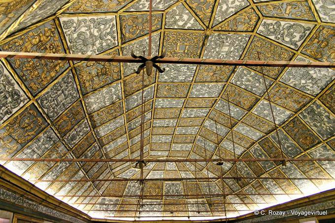 Decke der Sala dos Capelos, Malers Jacinto Pereira da Costa, brutescos Experten, im Jahre 1655, universität, Coimbra gemalt - Portugal