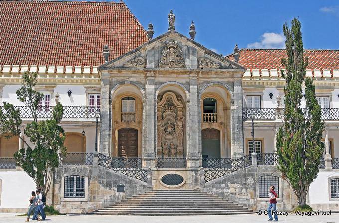 Haupteingang, Paços da Velha Universidade, Coimbra - Portugal
