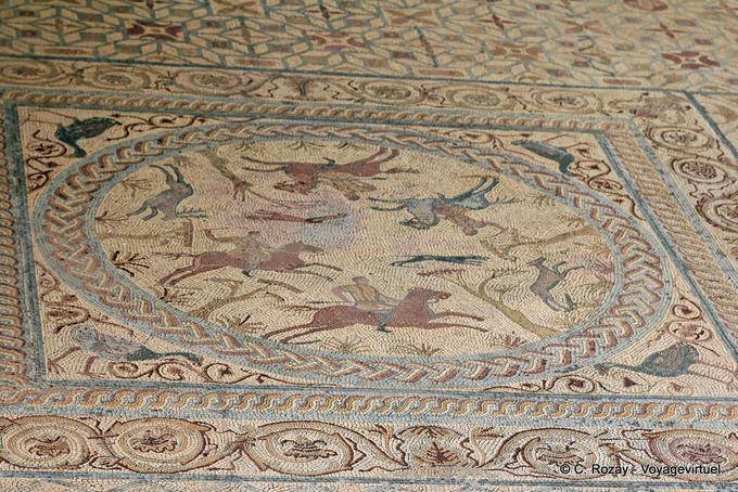 Conimbriga, Reiter verfolgt Hirsch und Hirschkuh Jagdszene Mosaic - Portugal