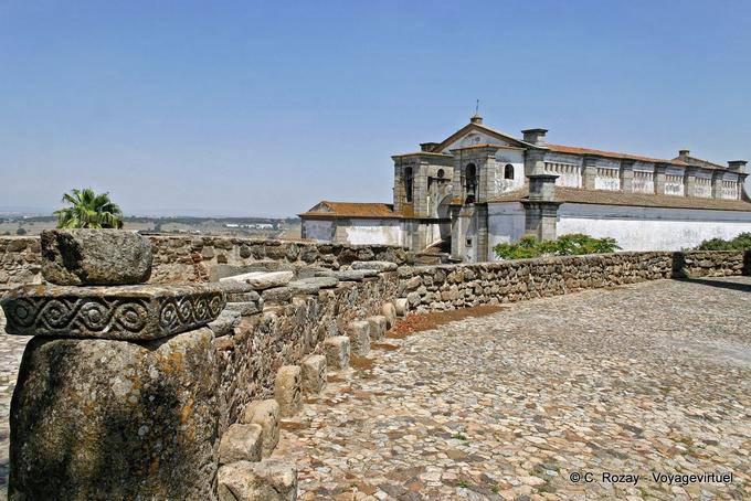 Alte Pflasterung des römischen Forums, Évora - Portugal