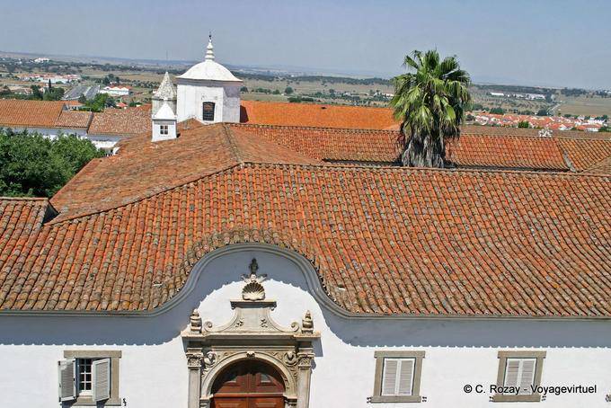 Die Dächer der Stadt Évora - Portugal