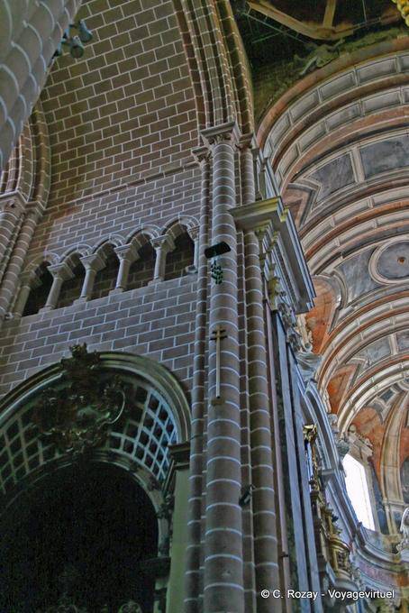 Évora, Architektur in der Kathedrale - Portugal