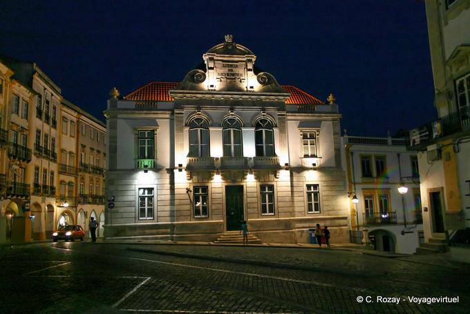 Fassade der Bank von Portugal, Praça do Giraldo, Evora - Portugal