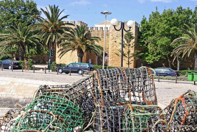 Töpfe vor der Porta San Gonçalo, Lagos - Portugal