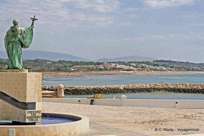 Mit Blick auf Meia Strand von der Terrasse des Sao Goncalo, Lagos - Portugal