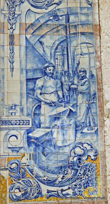 Artisan Metallarbeiter, Leistungskeramikfliesen, Alfama, Lissabon - Portugal