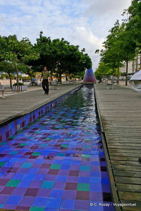 Kanäle und Brunnen, Park der Nationen, Lissabon - Portugal